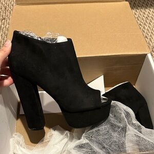 Fashion Nova Black Peep Toe Platform Heels